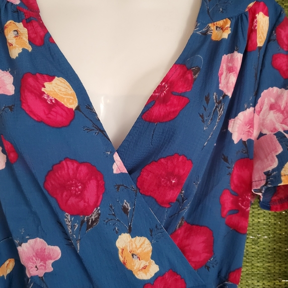 Saint Maine Dress - Picture 2 of 7